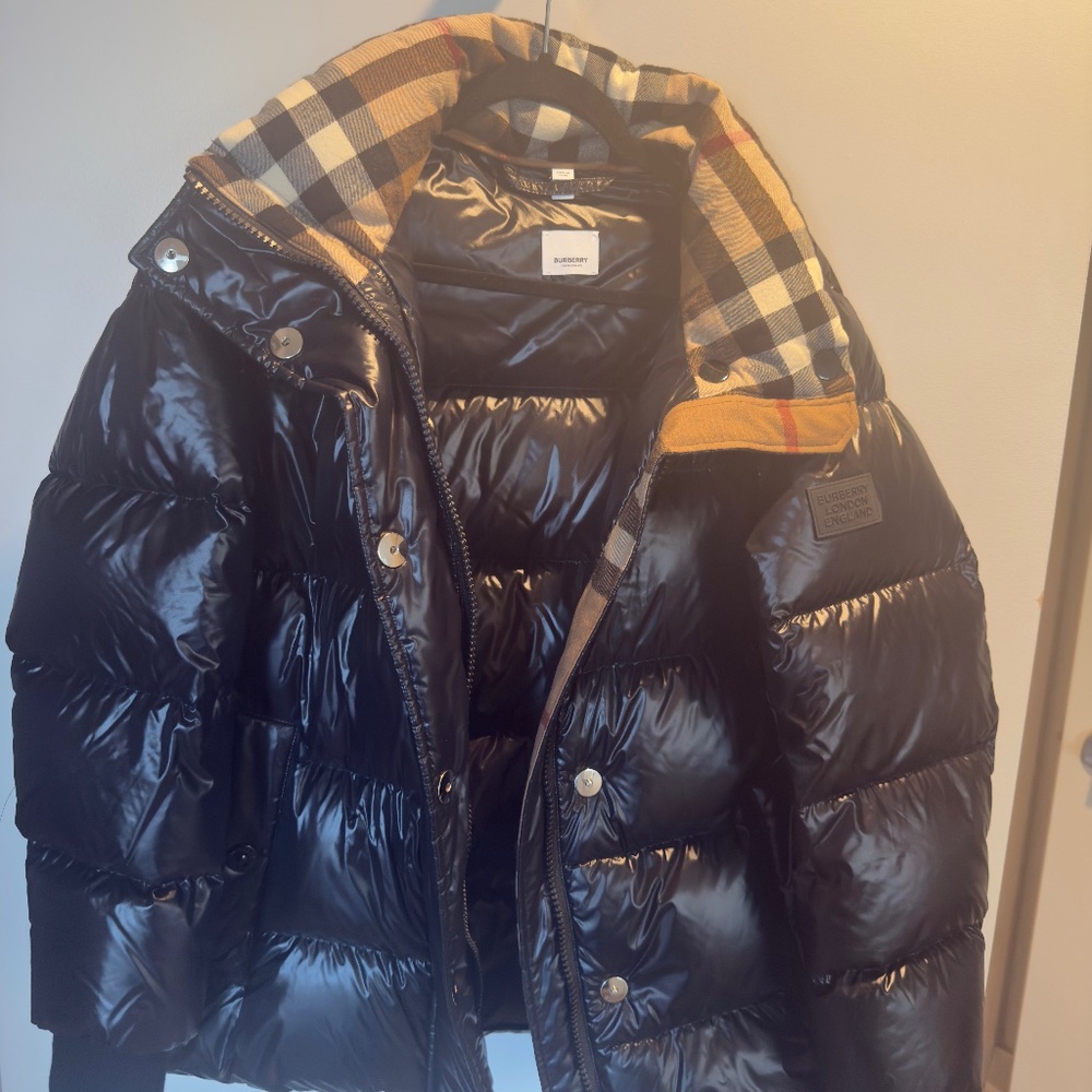Burberry Black Puffer Jacket in Black Size Small with Patterned Collar